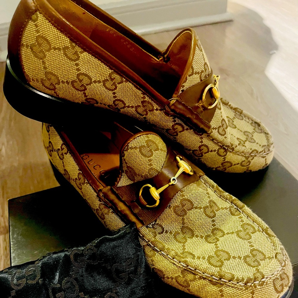 Women Gucci Loafers 9B